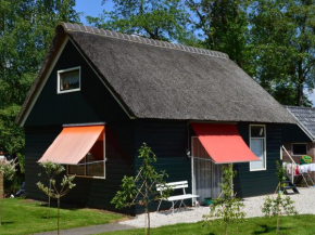 A cosy house close to Giethoorn and the Weerribben-Wieden National Park, with a boat available hire